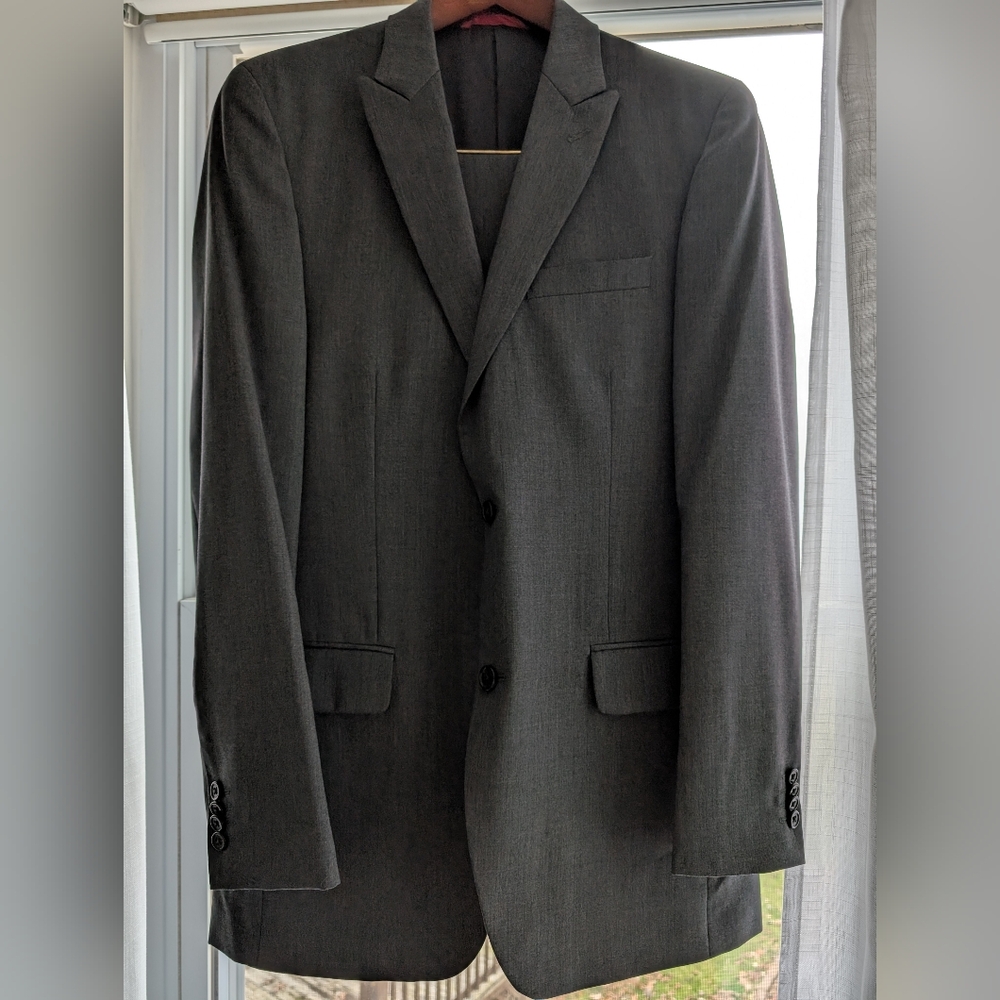 Alfani Gray Suit with Notched Lapels and Slim Fit